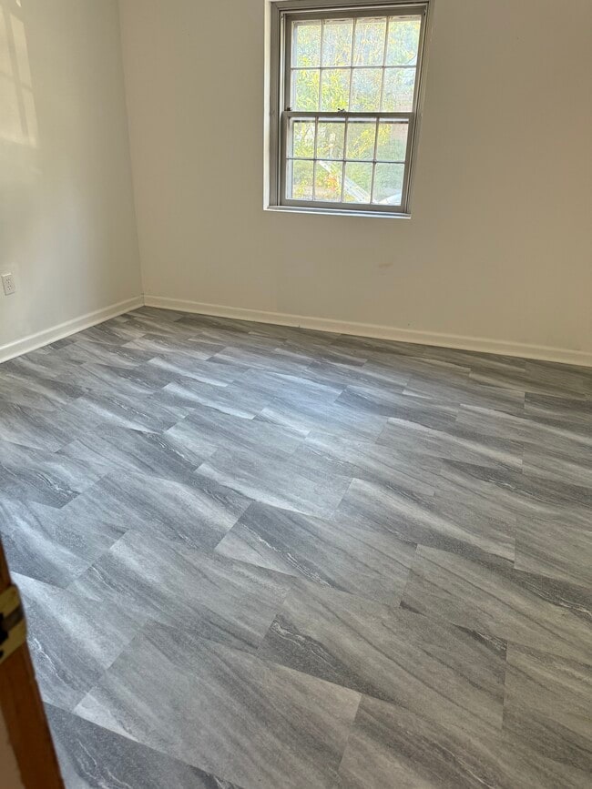 Photo - 1507 Westshire Ln