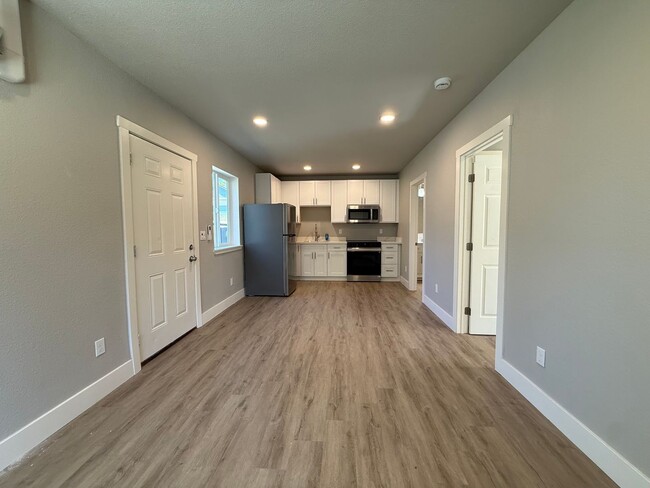 Photo - AVAILABLE NOW! Newly Remodeled 1 bedroom, 1 bath in downtown area, won't last long!