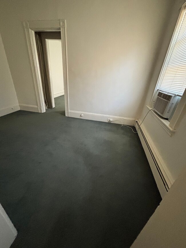 16 Maple St Unit 4
