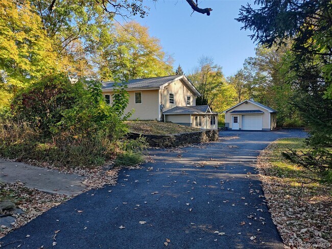 Photo - 102 Old Hopewell Rd