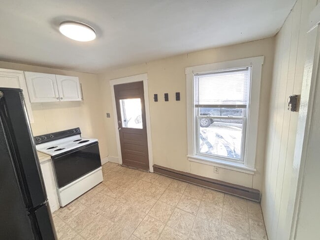 Photo - 1BR/1BA Apartment – Prime Location Near Downtown Bath! Unit 3