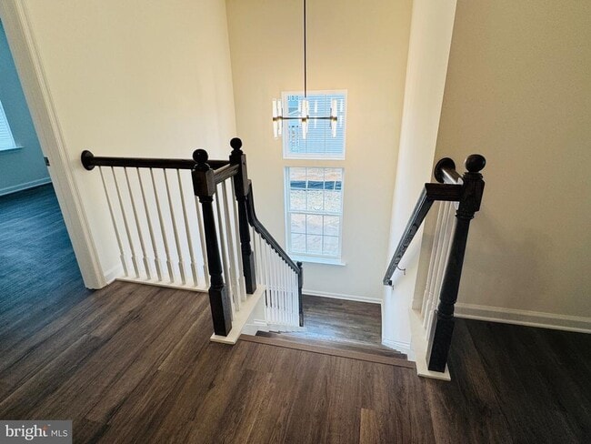 Photo - 309 THALES Dr