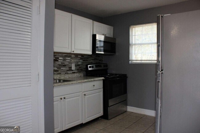 Photo - 884 Neal St NW Unit A