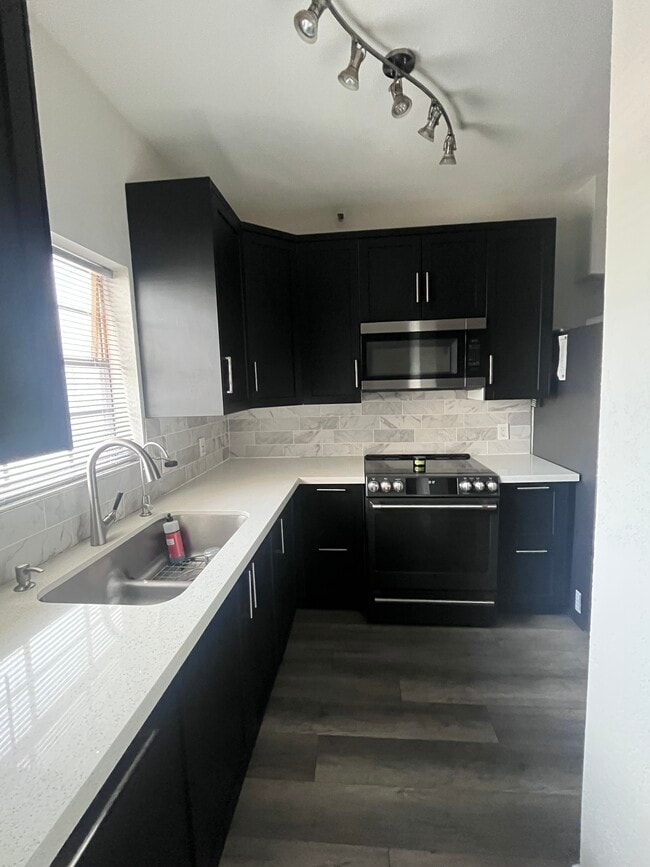 8020 E Thomas Rd Unit 324