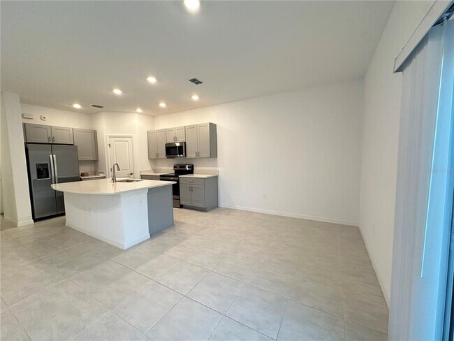 Photo - 2207 Portrait St