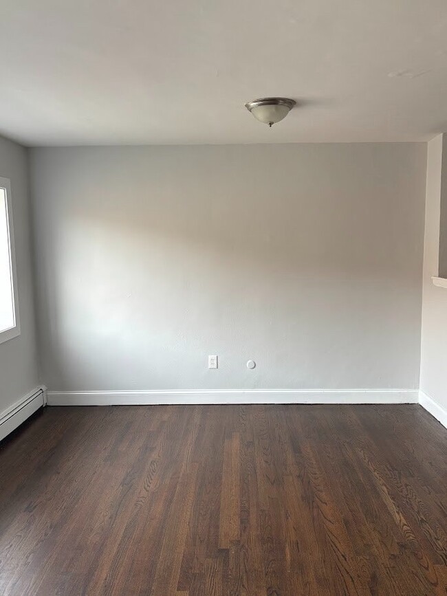 Photo - 538 W 7th St