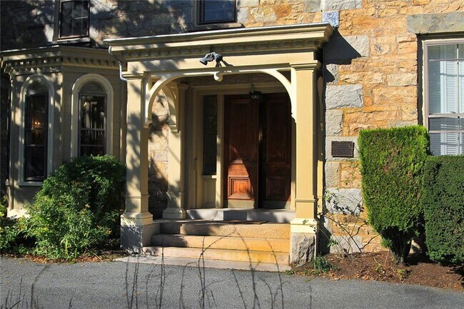 Photo - 66 Webster St