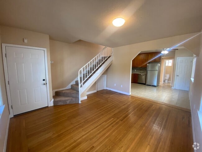 Building Photo - 869 MacArthur Blvd Unit #A Rental