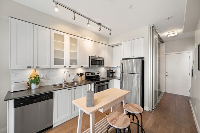 Photo - 3090 Gladwin Rd