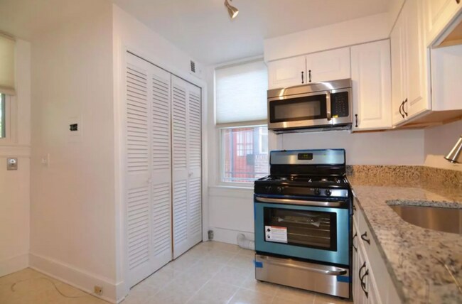 Photo - 1333 22nd St NW Unit 2