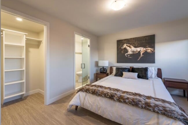 Photo - 5633-5633 Fenwick St Unit 2107