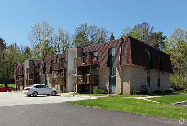 Pinecrest Apartments
