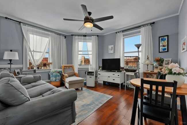 Building Photo - 25 Roslyn St Unit 16