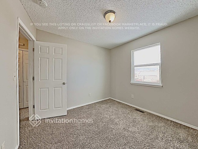 Photo - 899 Daffodil St