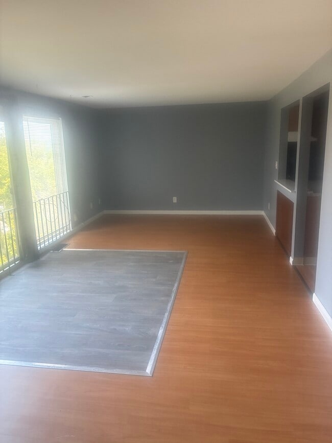 Photo - Cranberry Court Unit 304 - 8