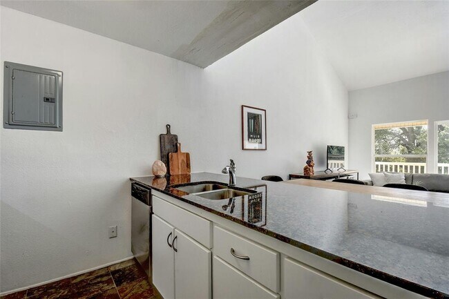 Photo - 1818 S Lakeshore Blvd