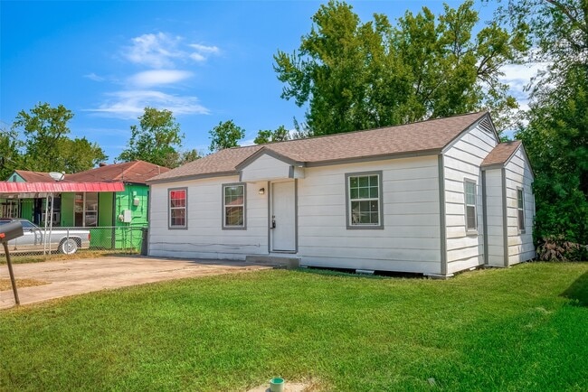 Photo - 6823 Goforth St