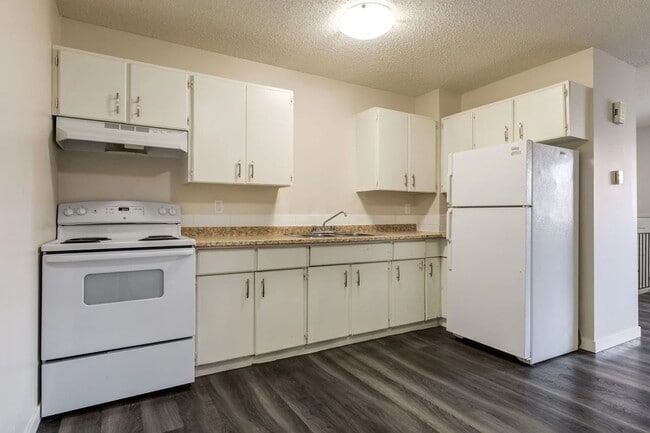 Building Photo - Spruce View Apartments