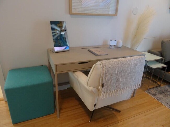 Photo - 930 Rambling Dr Cir