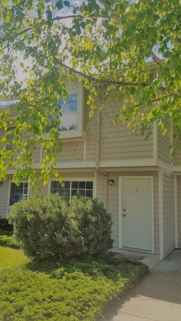 Side by side Town Home in Lower Grant Creek - Side by side Town Home in Lower Grant Creek