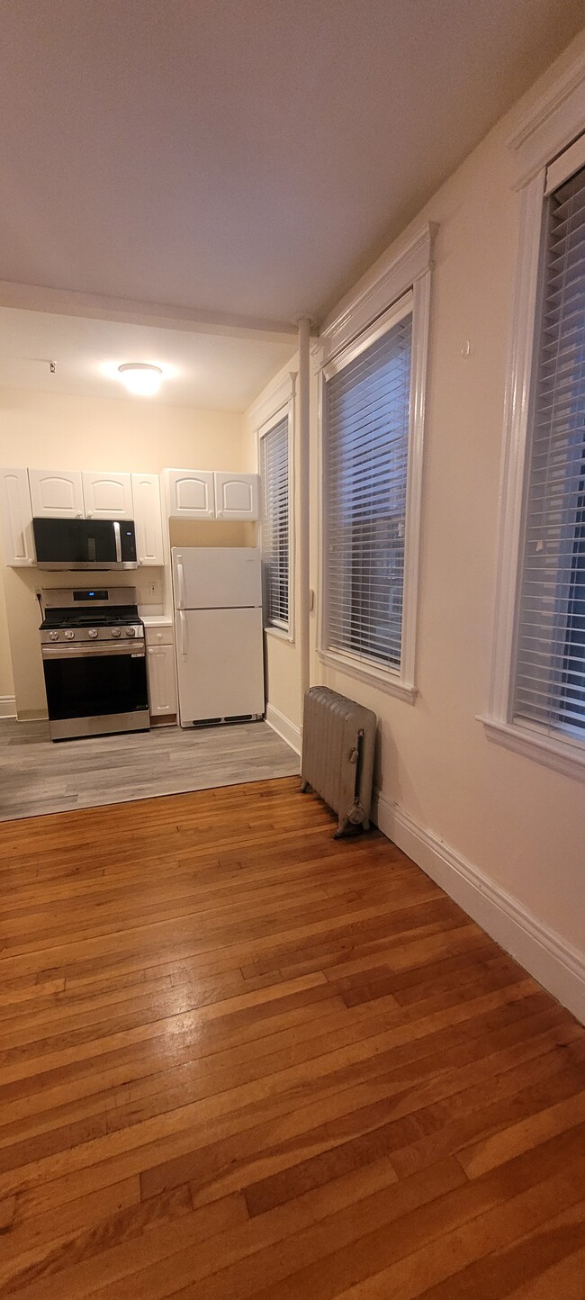 Photo - 60 Queensberry St Unidad #2