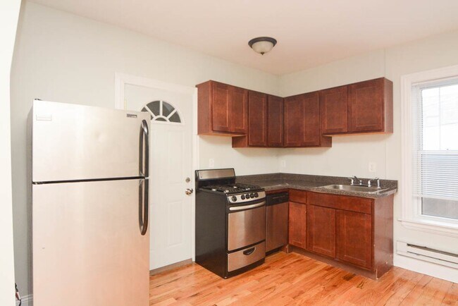 Photo - 634 W Oakdale Ave Unit K05J