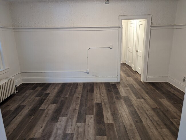 Photo - 959 Main St E Unité 4 - 2Br1Wr