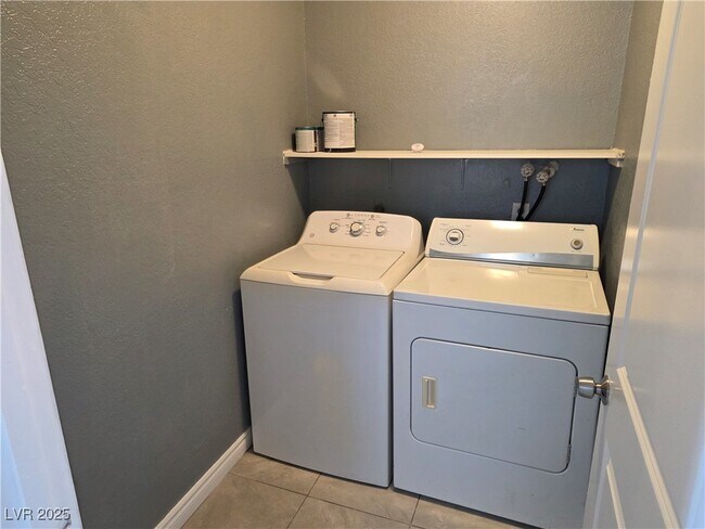 Photo - 1912 Lirio Way