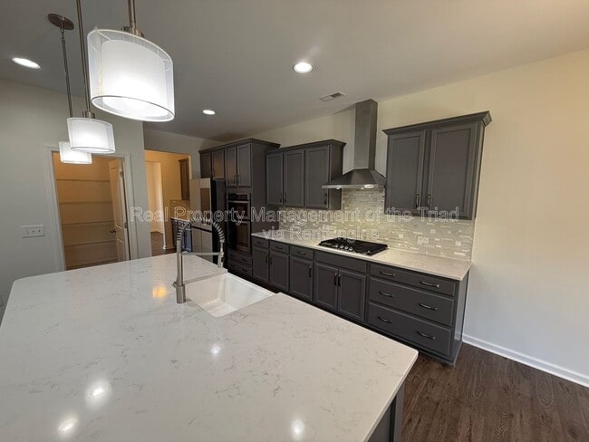 Photo - 1311 Red Deer Dr