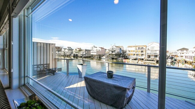 Photo - 5611 Winchester Ave