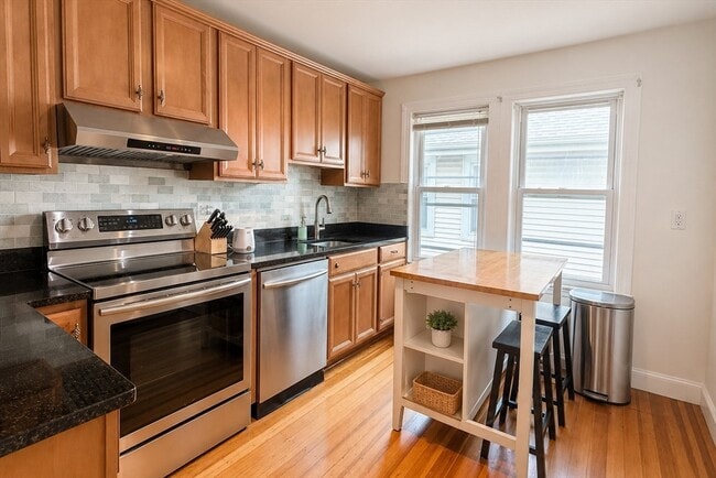 Building Photo - 7-9 Hammond Ct Unit 2