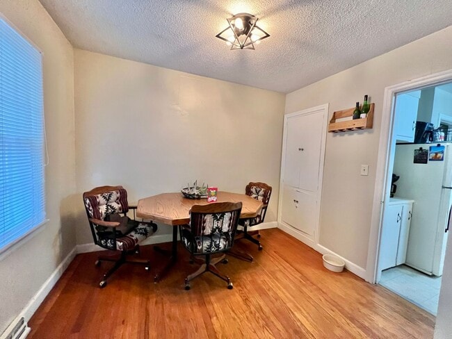 Photo - 3 bed 2 bath Close to Campus!
