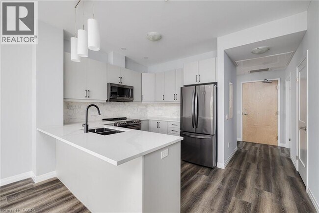 Photo - 60 Charles St W Unit 507