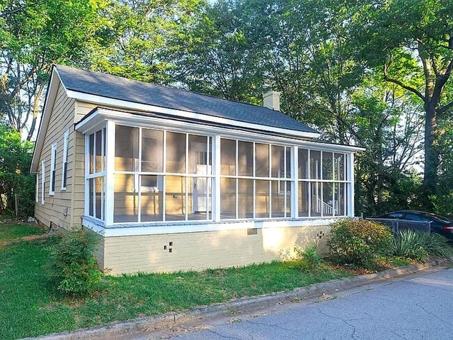 Building Photo - 321 N 10th St