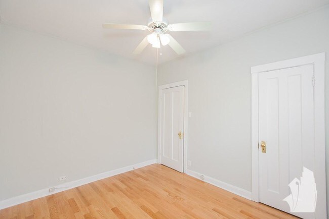 1916 W Winona St Unit 1920-1