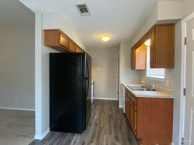 Photo - 504 Ashwood Ln
