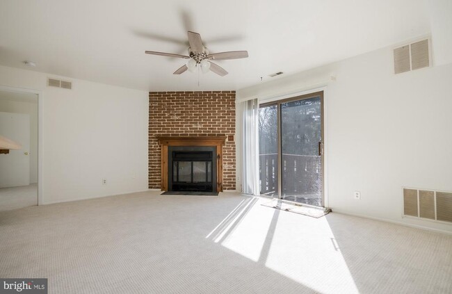 Building Photo - 1810 Woodhollow Dr