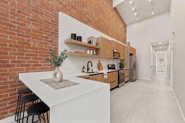 Photo - 200 S Cynthia St Unit A