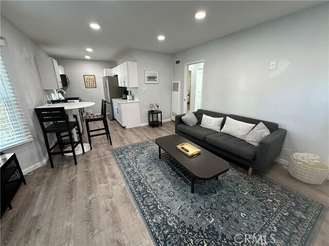 239 3rd Ave