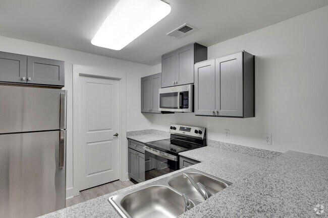 2BR, 2BA - 1,077SF - Kitchen