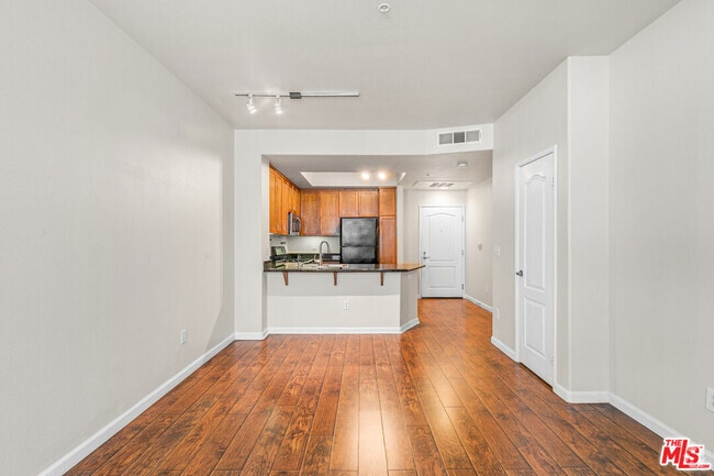 Building Photo - 4060 Glencoe Ave Unit 125 Rental