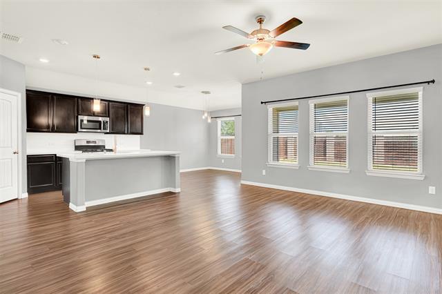 Photo - 806 Spruce Ln