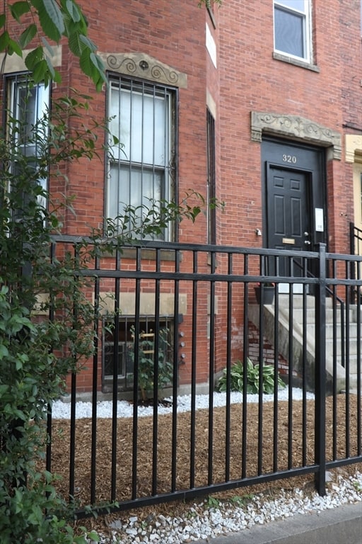 Photo - 320 Warren St Unit 2
