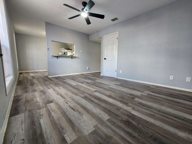 Photo - 3020 Corpus Christi St Unidad 2