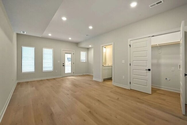 Photo - Oak Ridge Falls Townhomes - with unfinished basement!