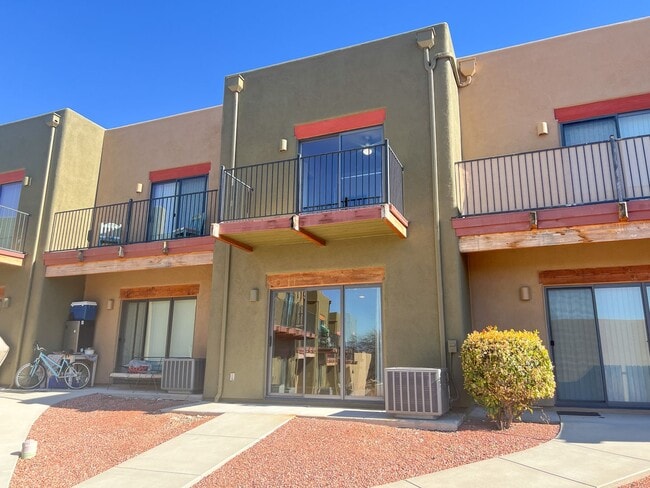 Building Photo - TWO STORY CONDO - RIMROCK/MONTEZUMA- BEAVE... Unit #13