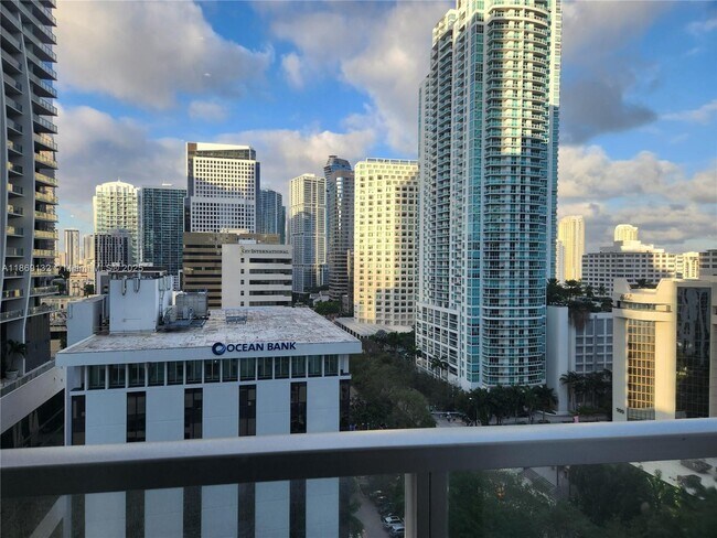 Photo - 1060 Brickell Ave Unit 1517