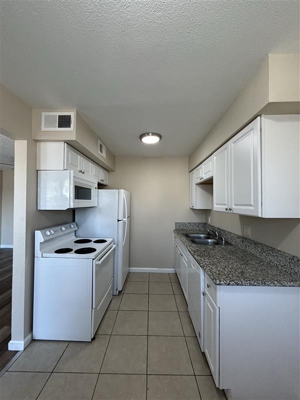 Photo - Las Villas Apartments