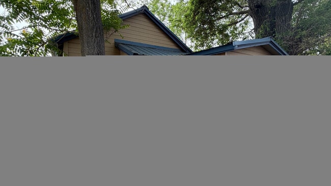 Photo - 905 N 2nd St