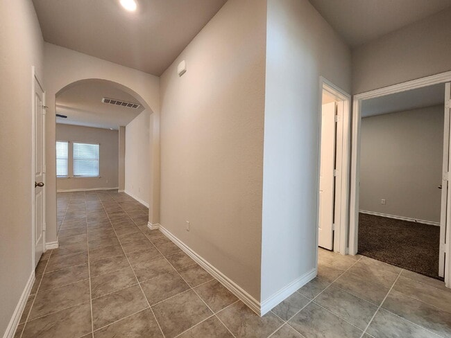 Photo - Bright & Beautiful 3-Bedroom Home in Three...